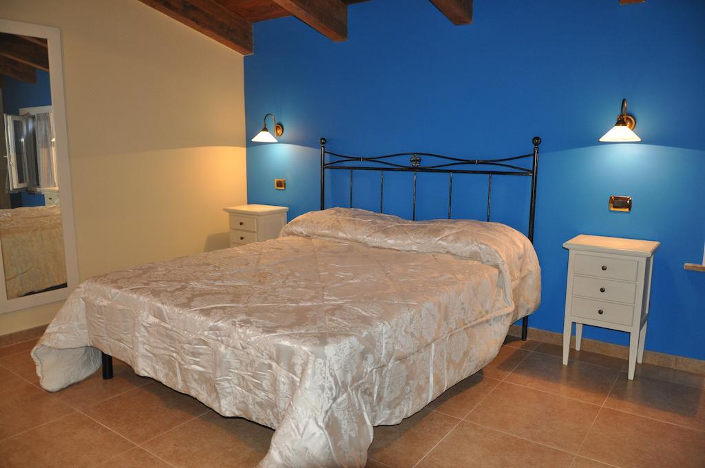 Agriturismo Le Vigne Fermo Rum bild